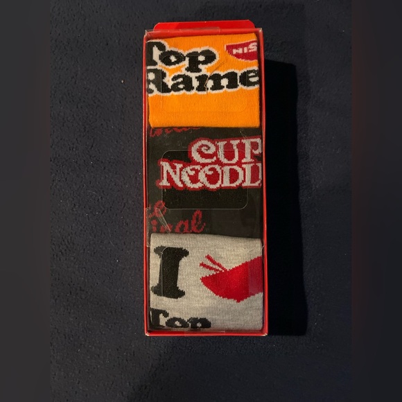 New mens Bioworld Cup Noodles - 3 pack crew socks Size 8-12 - Picture 3 of 7